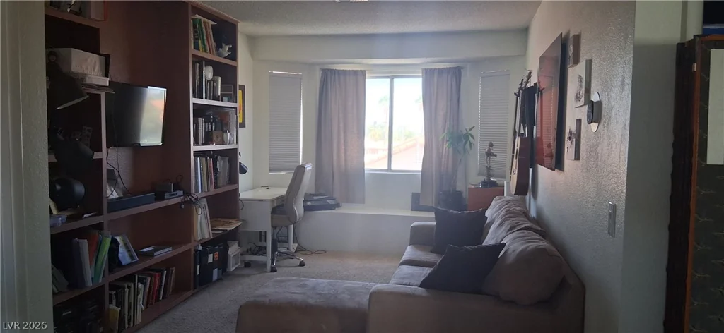 121 Logansberry, Las Vegas, NV 89145