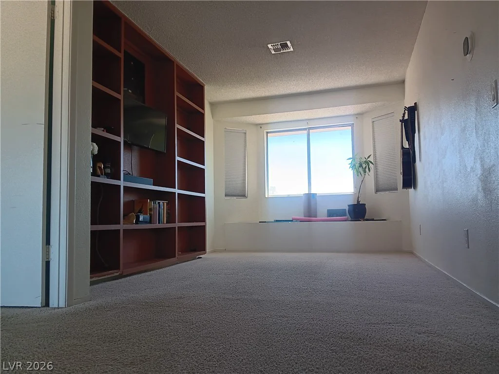 121 Logansberry, Las Vegas, NV 89145