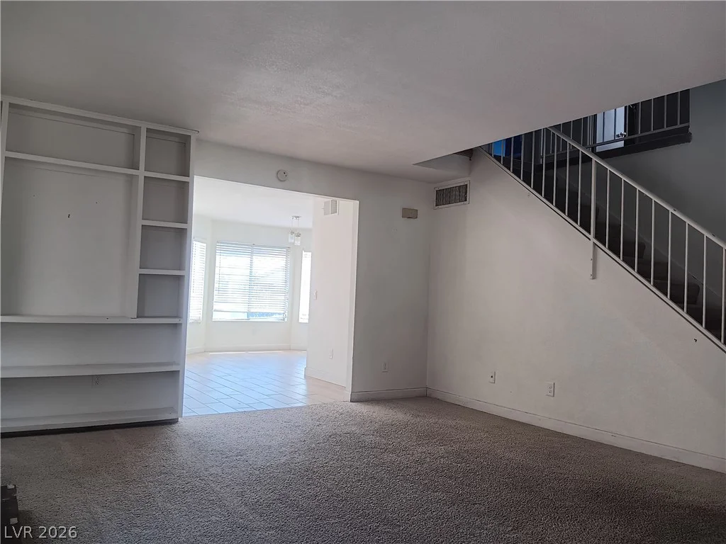 121 Logansberry, Las Vegas, NV 89145