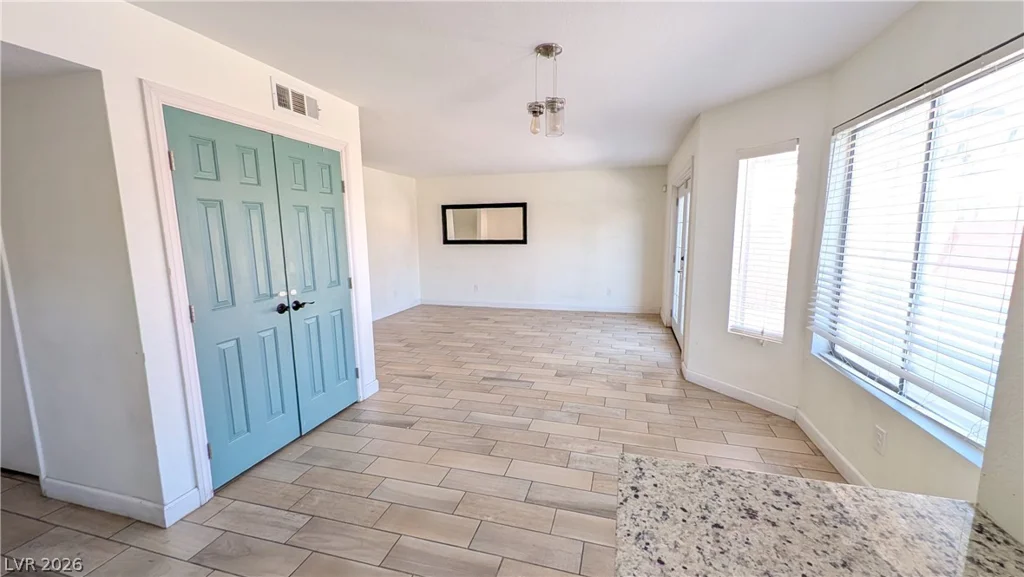 121 Logansberry, Las Vegas, NV 89145