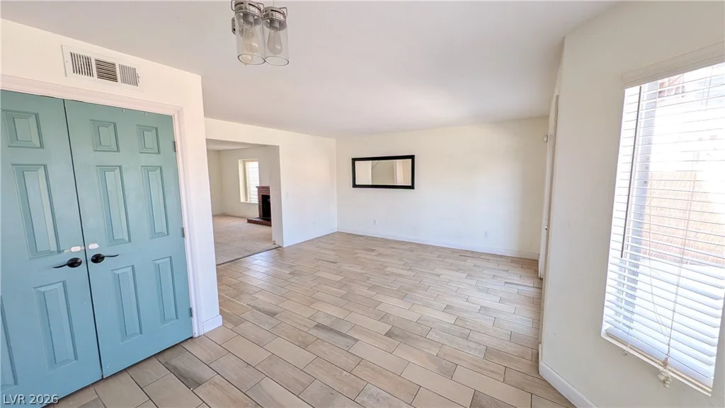 121 Logansberry, Las Vegas, NV 89145