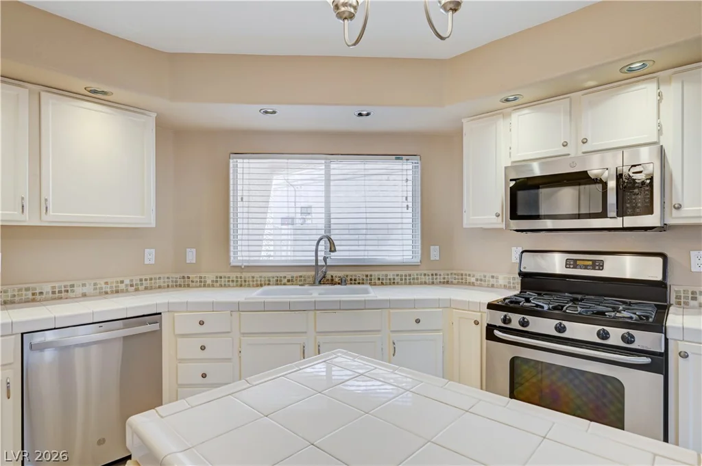 8208 Renfrew, Las Vegas, NV 89145