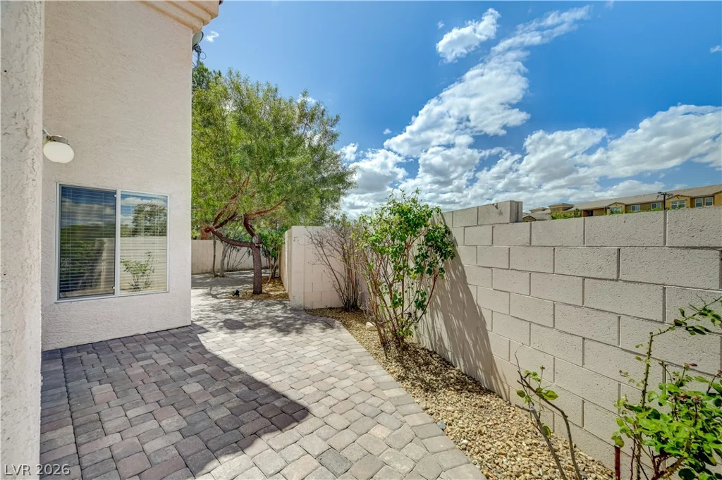 8208 Renfrew, Las Vegas, NV 89145