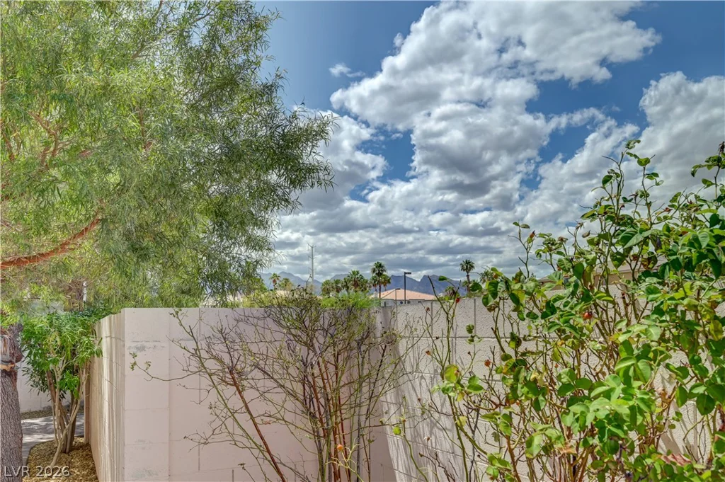 8208 Renfrew, Las Vegas, NV 89145