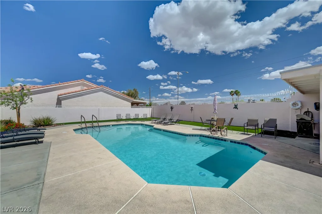 8208 Renfrew, Las Vegas, NV 89145
