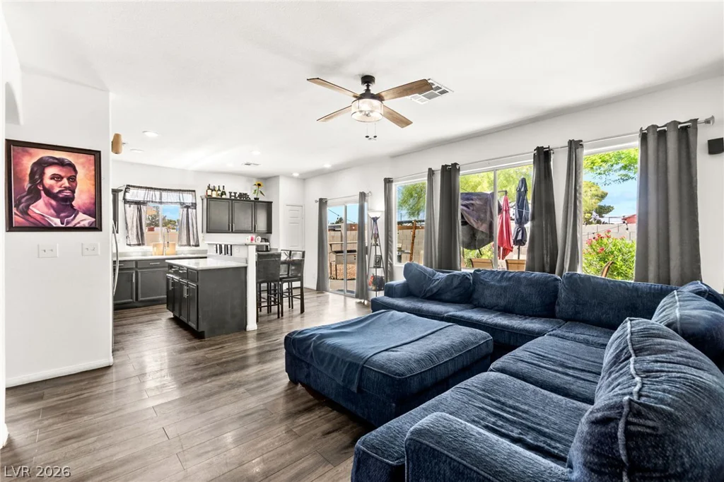 2142 Seattle Shore, Las Vegas, NV 89115