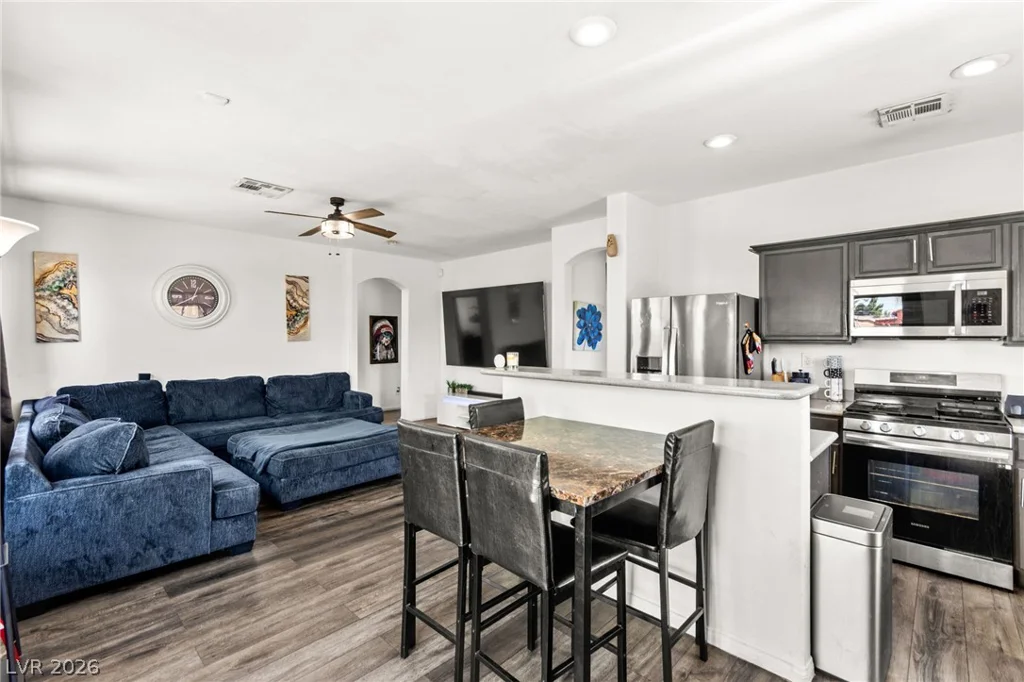 2142 Seattle Shore, Las Vegas, NV 89115