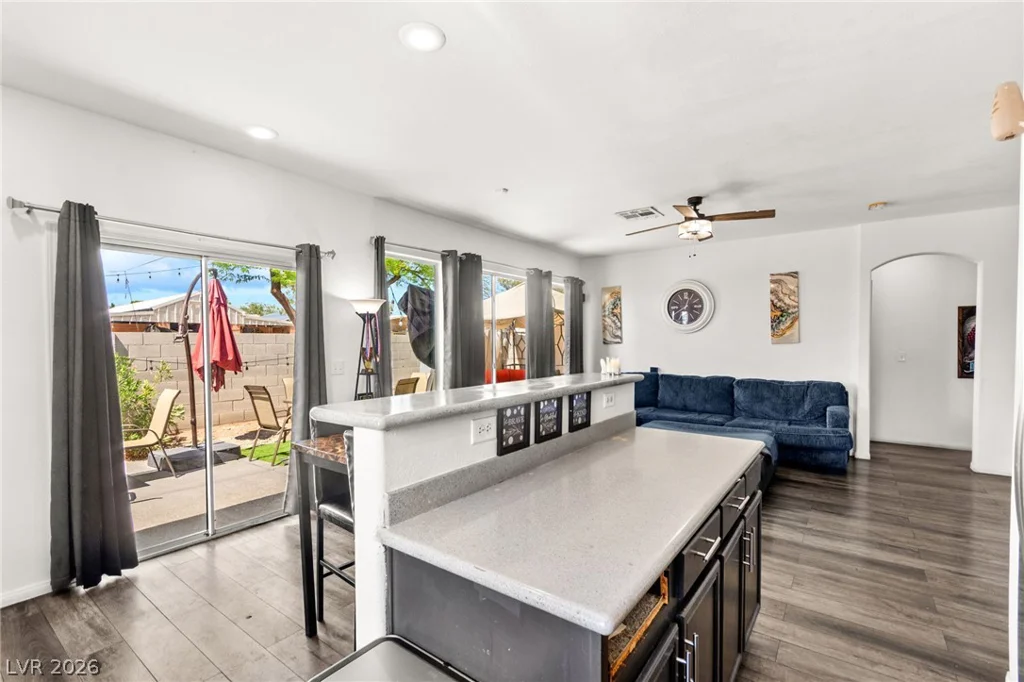 2142 Seattle Shore, Las Vegas, NV 89115