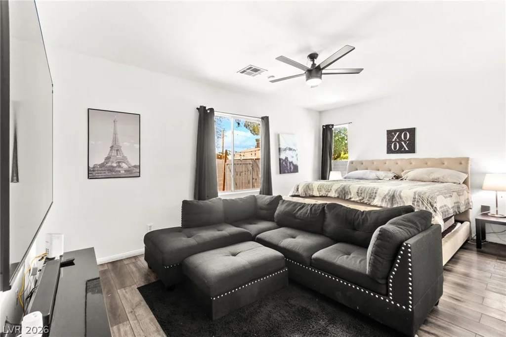 2142 Seattle Shore, Las Vegas, NV 89115