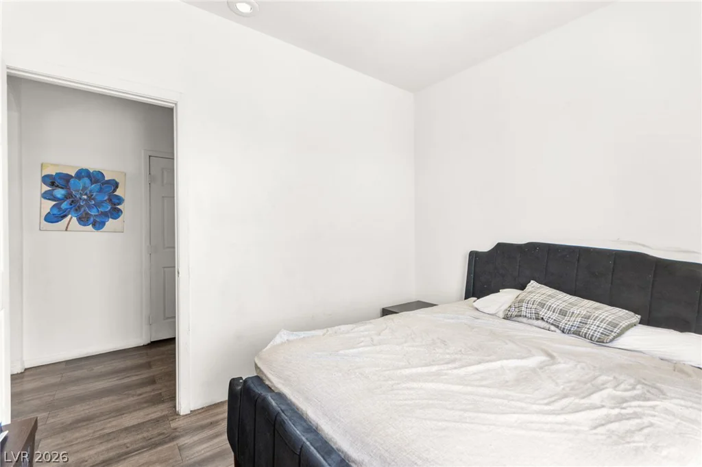 2142 Seattle Shore, Las Vegas, NV 89115