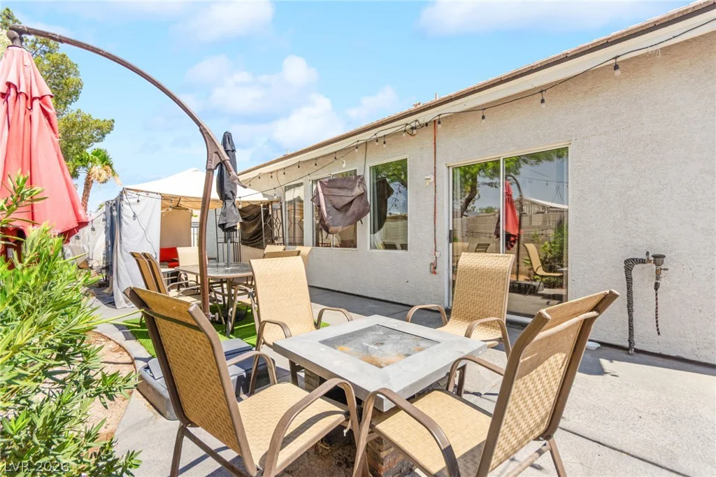2142 Seattle Shore, Las Vegas, NV 89115