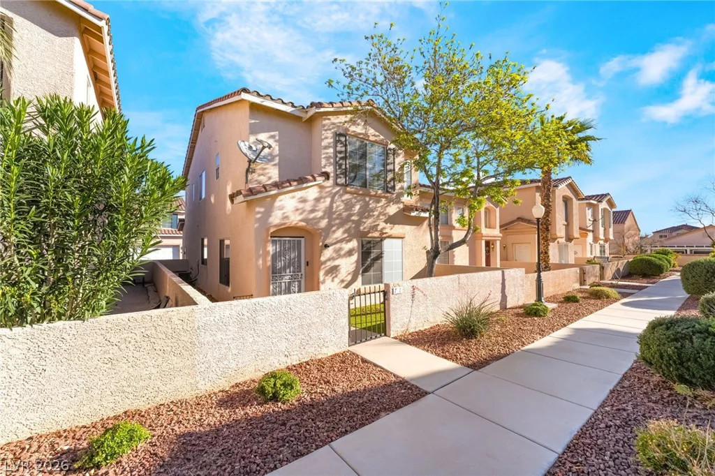 71 Belle Maison, Las Vegas, NV 89123