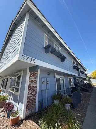 5795 Medallion, Las Vegas, NV 89122