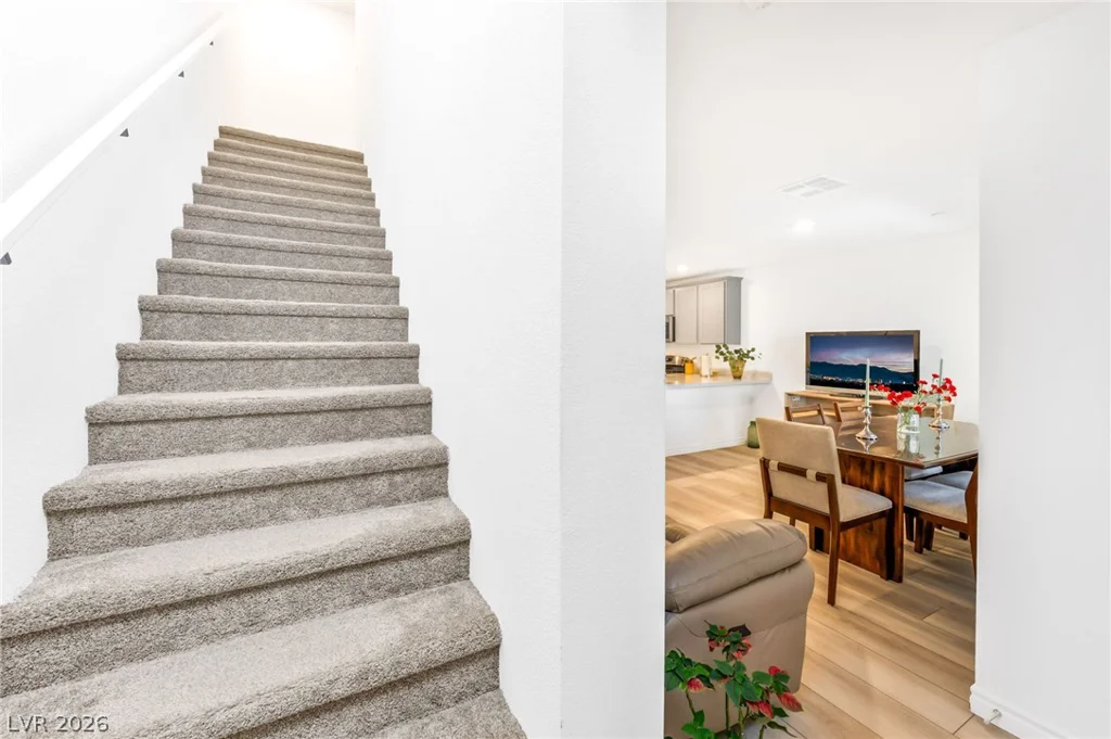 6252 Foxes Dale, Las Vegas, NV 89166