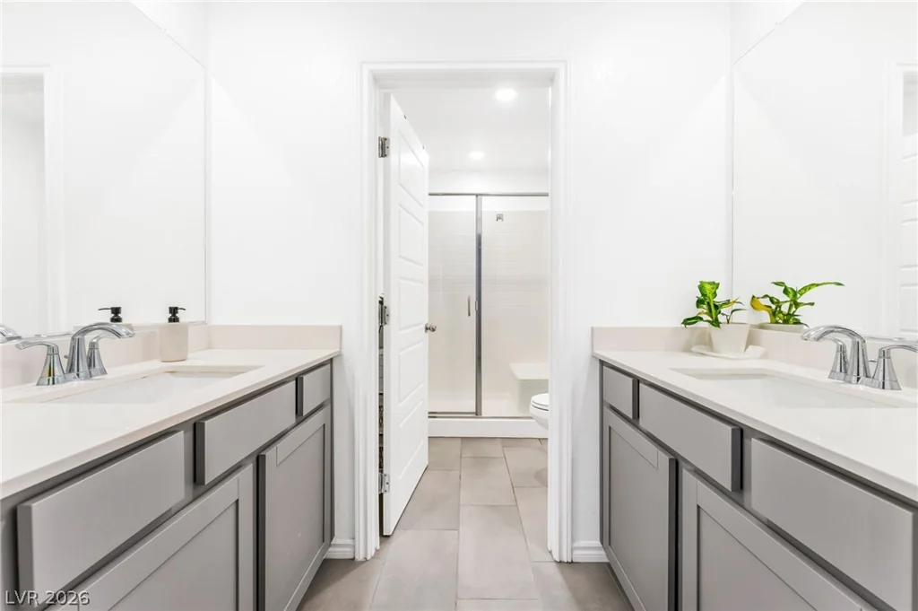 6252 Foxes Dale, Las Vegas, NV 89166