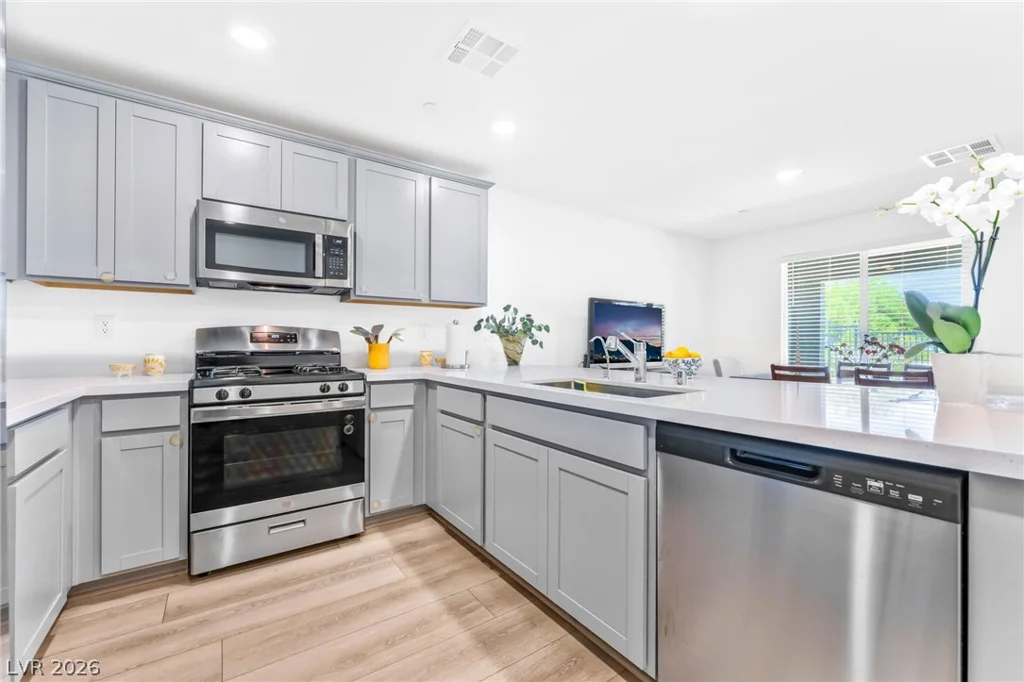 6252 Foxes Dale, Las Vegas, NV 89166