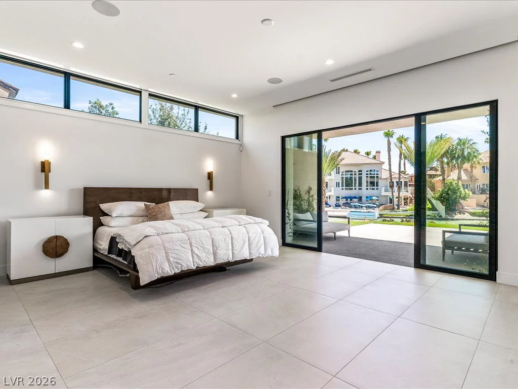 8733 Newport Isle, Las Vegas, NV 89117