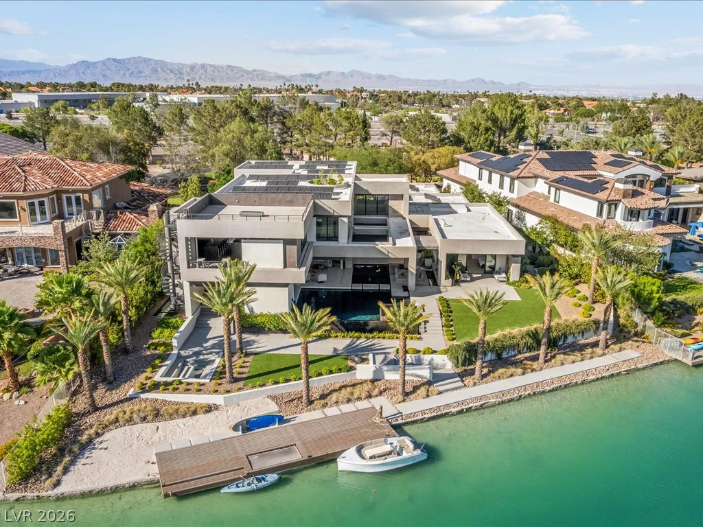 8733 Newport Isle, Las Vegas, NV 89117