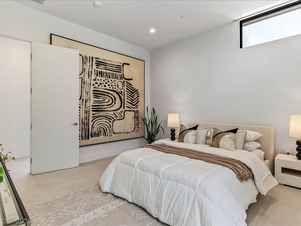 8733 Newport Isle, Las Vegas, NV 89117