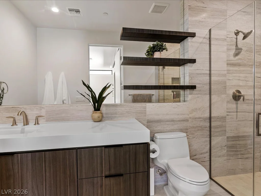 8733 Newport Isle, Las Vegas, NV 89117