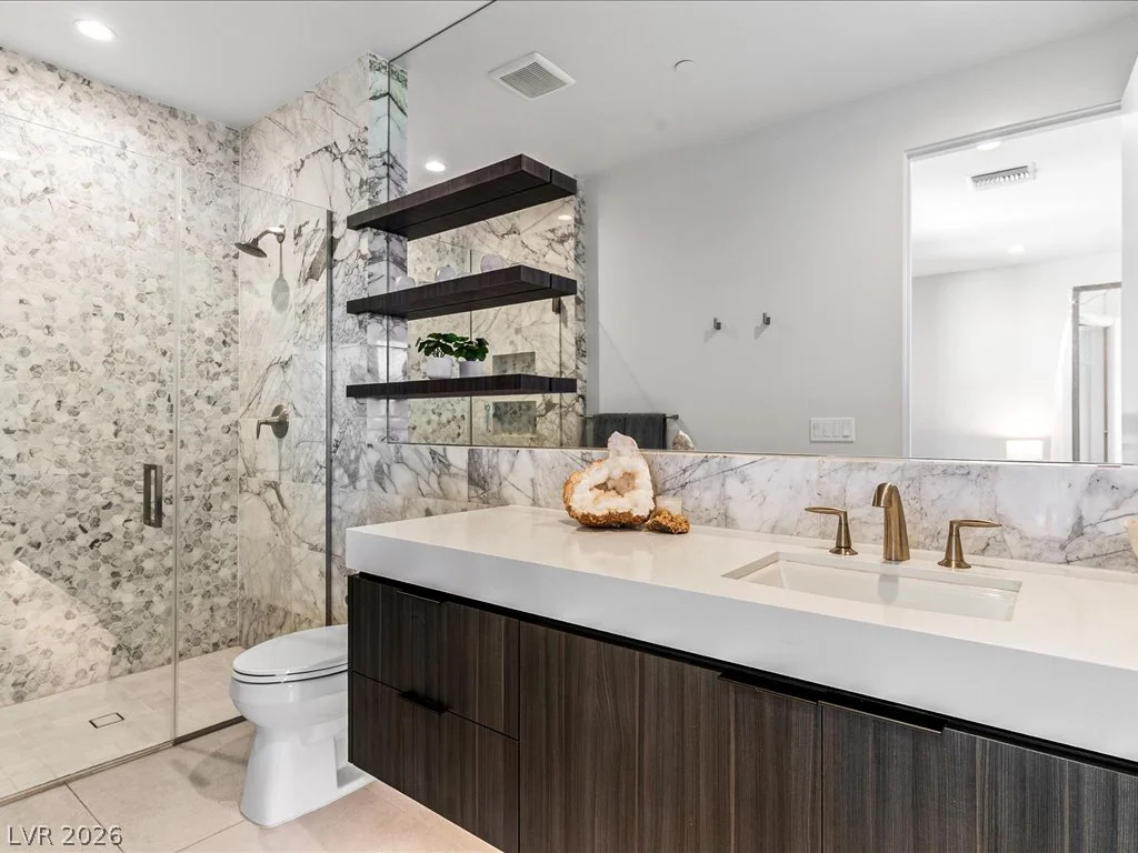 8733 Newport Isle, Las Vegas, NV 89117