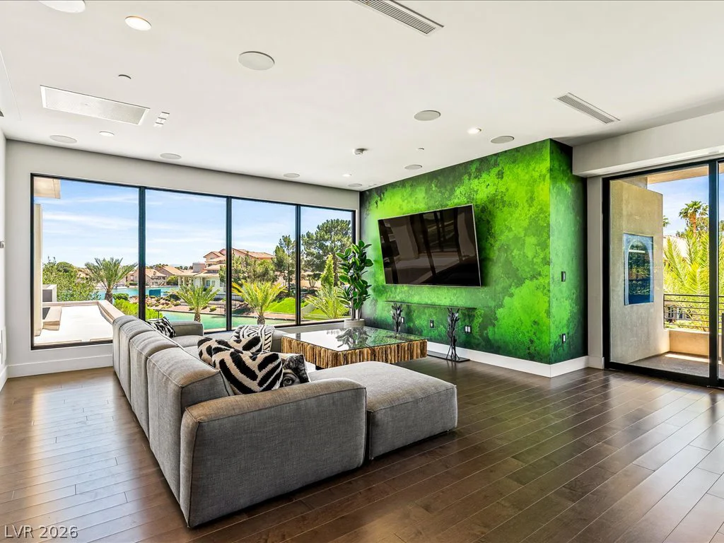 8733 Newport Isle, Las Vegas, NV 89117