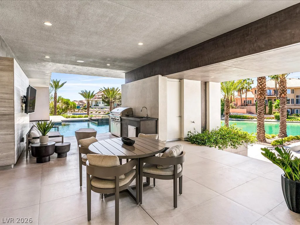 8733 Newport Isle, Las Vegas, NV 89117