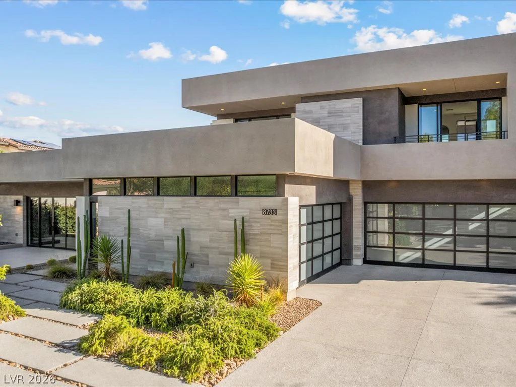 8733 Newport Isle, Las Vegas, NV 89117
