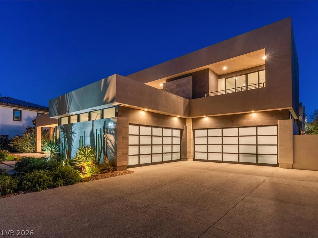 8733 Newport Isle, Las Vegas, NV 89117