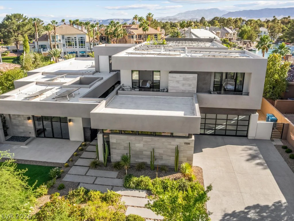 8733 Newport Isle, Las Vegas, NV 89117