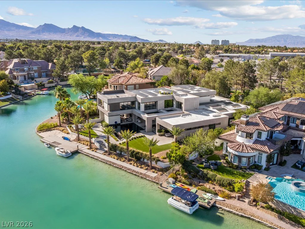 8733 Newport Isle, Las Vegas, NV 89117
