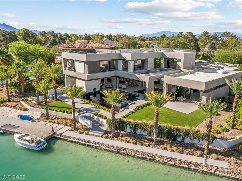 8733 Newport Isle, Las Vegas, NV 89117
