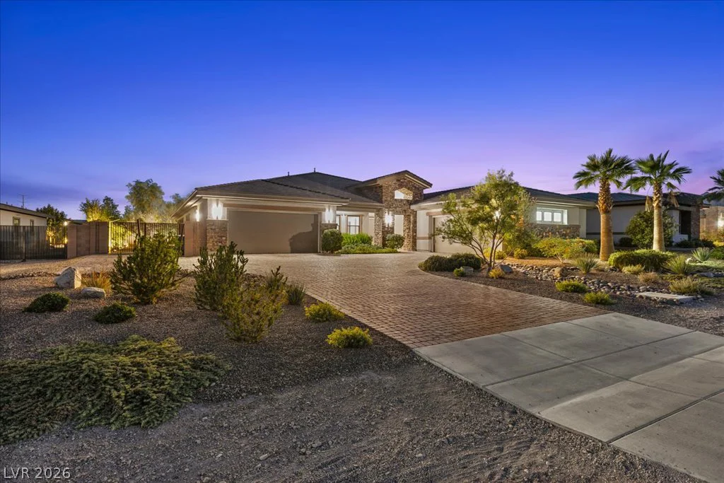 8479 Hickam, Las Vegas, NV 89129