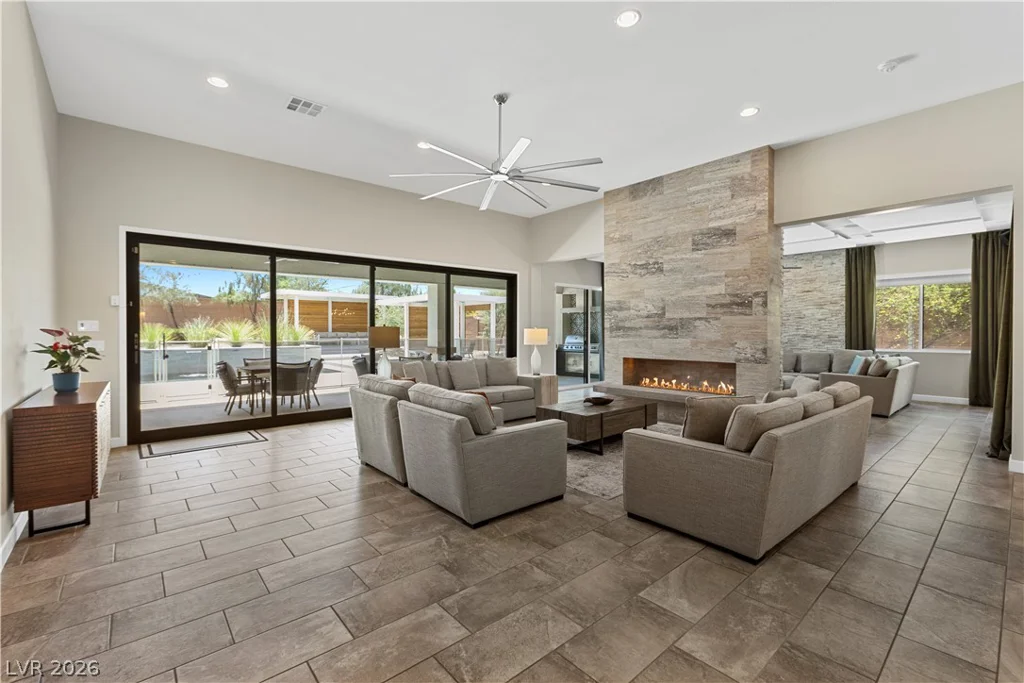 8479 Hickam, Las Vegas, NV 89129