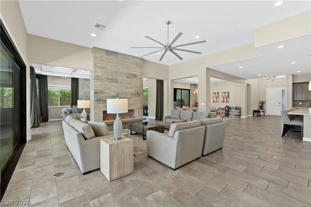 8479 Hickam, Las Vegas, NV 89129