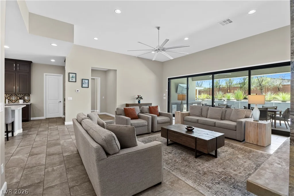 8479 Hickam, Las Vegas, NV 89129