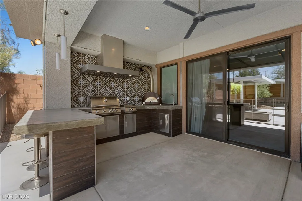 8479 Hickam, Las Vegas, NV 89129