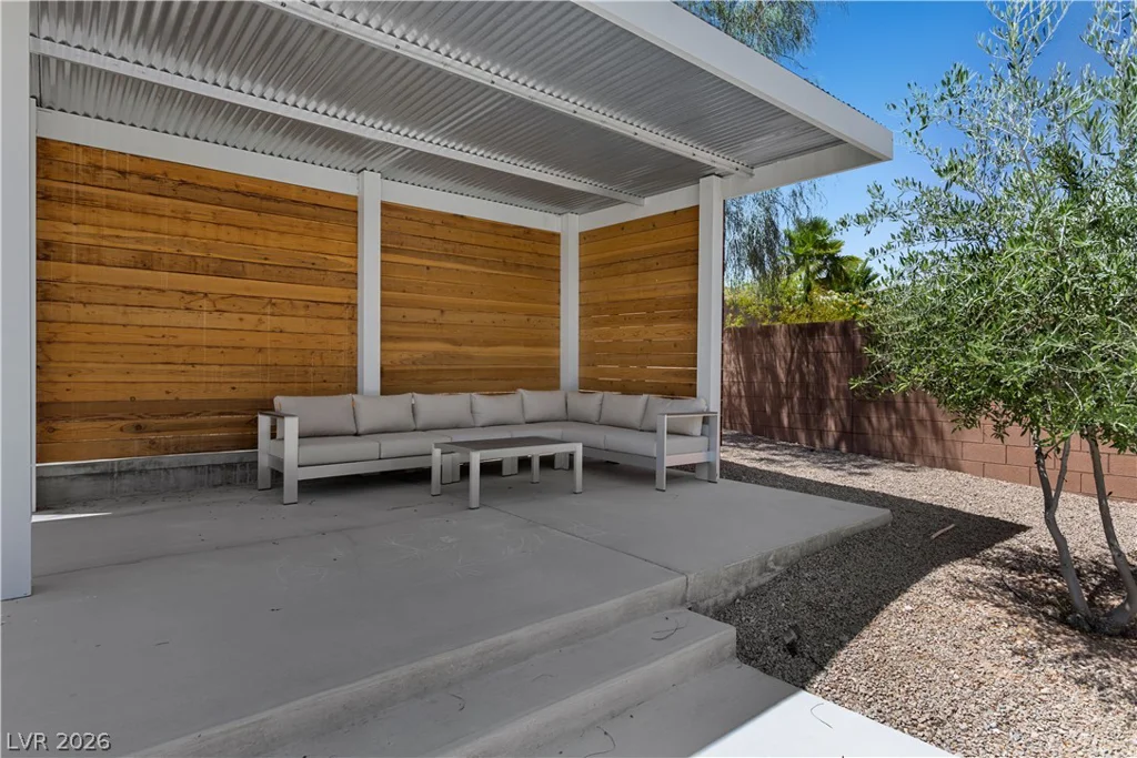 8479 Hickam, Las Vegas, NV 89129