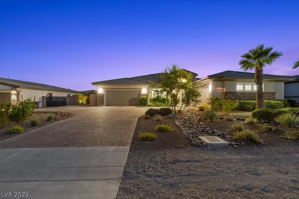 8479 Hickam, Las Vegas, NV 89129