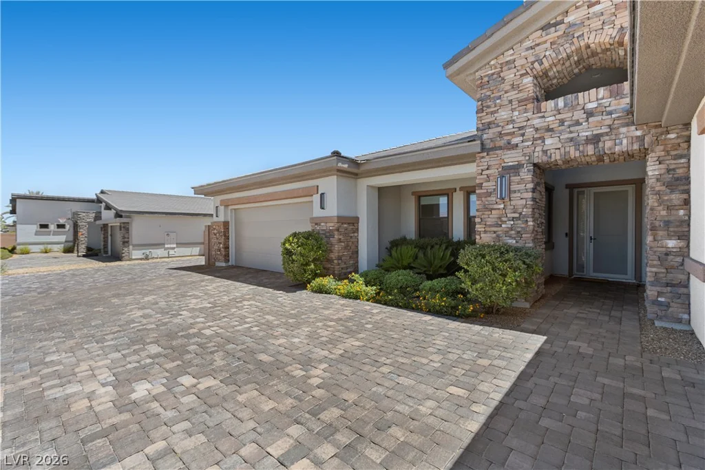 8479 Hickam, Las Vegas, NV 89129