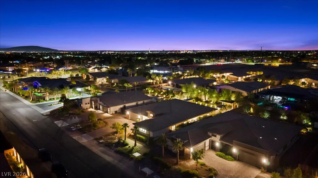 8479 Hickam, Las Vegas, NV 89129