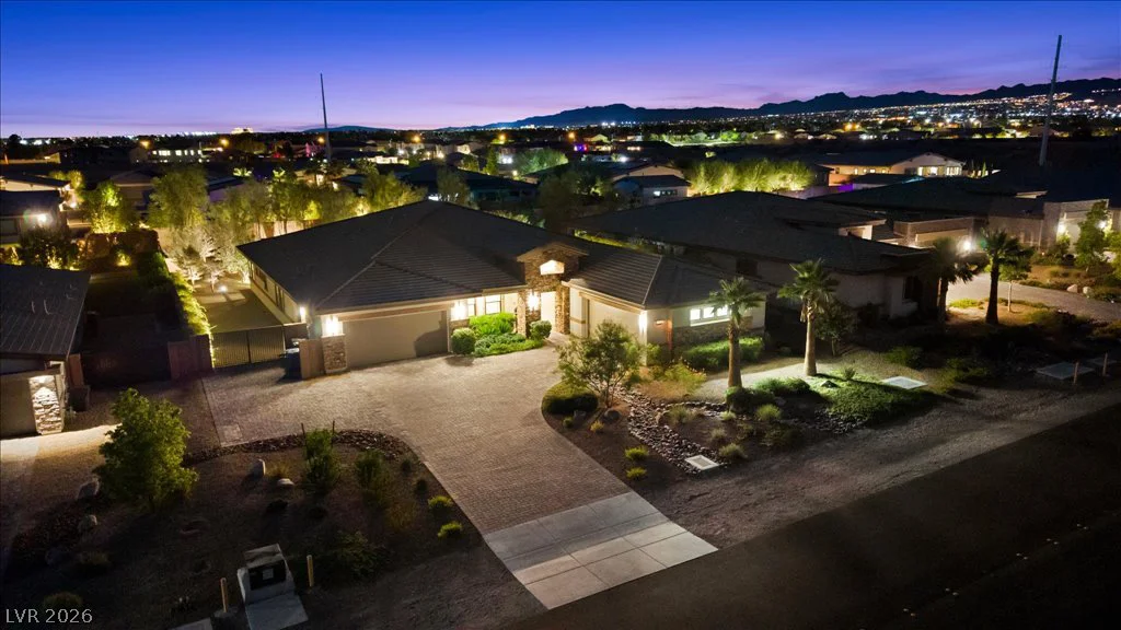 8479 Hickam, Las Vegas, NV 89129