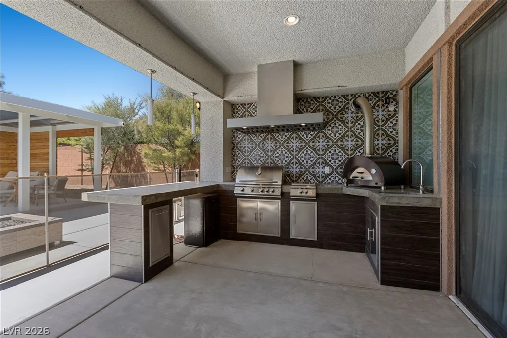 8479 Hickam, Las Vegas, NV 89129