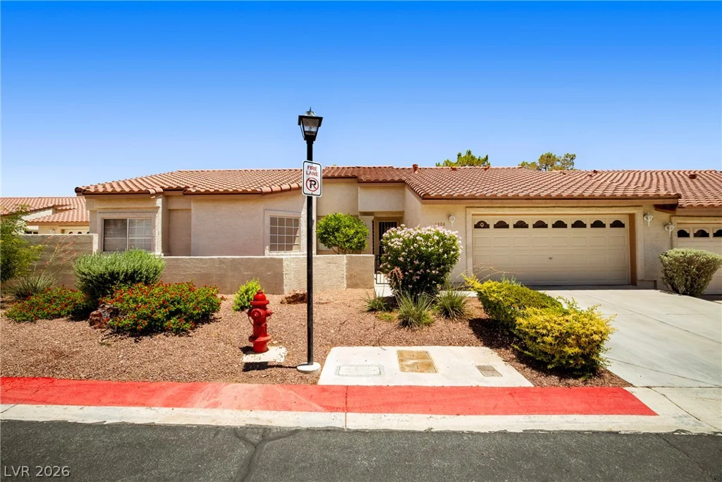 1904 Bradbury Circle, Las Vegas, NV 89128