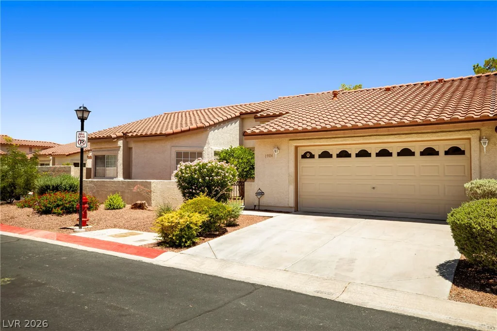 1904 Bradbury Circle, Las Vegas, NV 89128