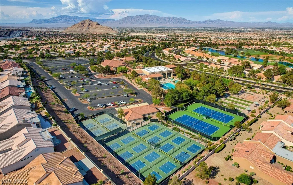 10033 Woodhouse, Las Vegas, NV 89134