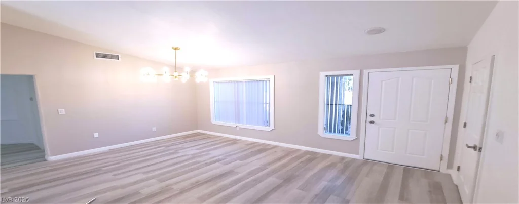 10033 Woodhouse, Las Vegas, NV 89134