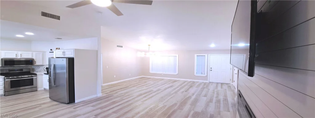 10033 Woodhouse, Las Vegas, NV 89134