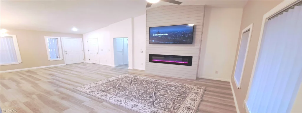 10033 Woodhouse, Las Vegas, NV 89134