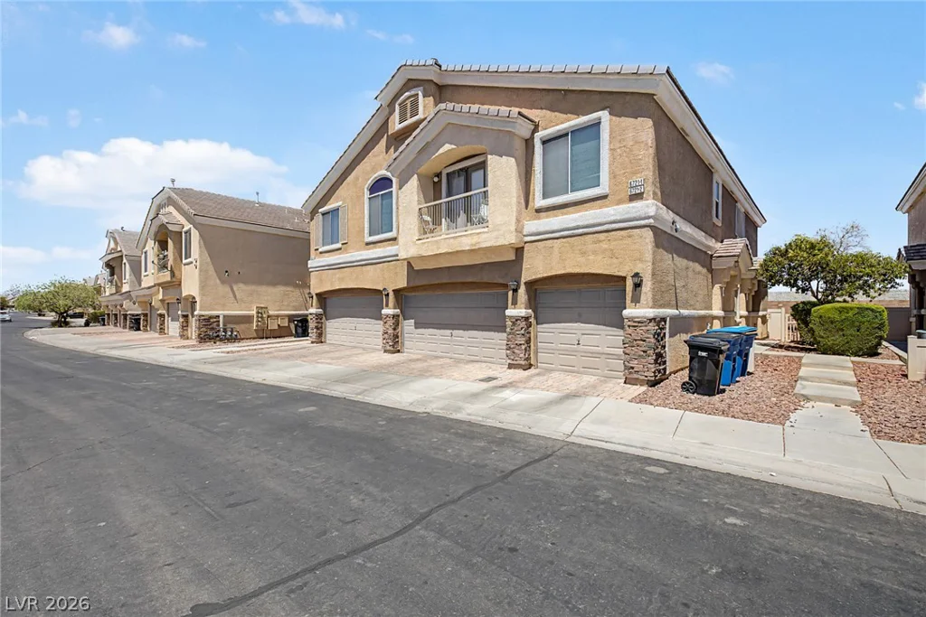 6721 Lookout Lodge, North Las Vegas, NV 89084